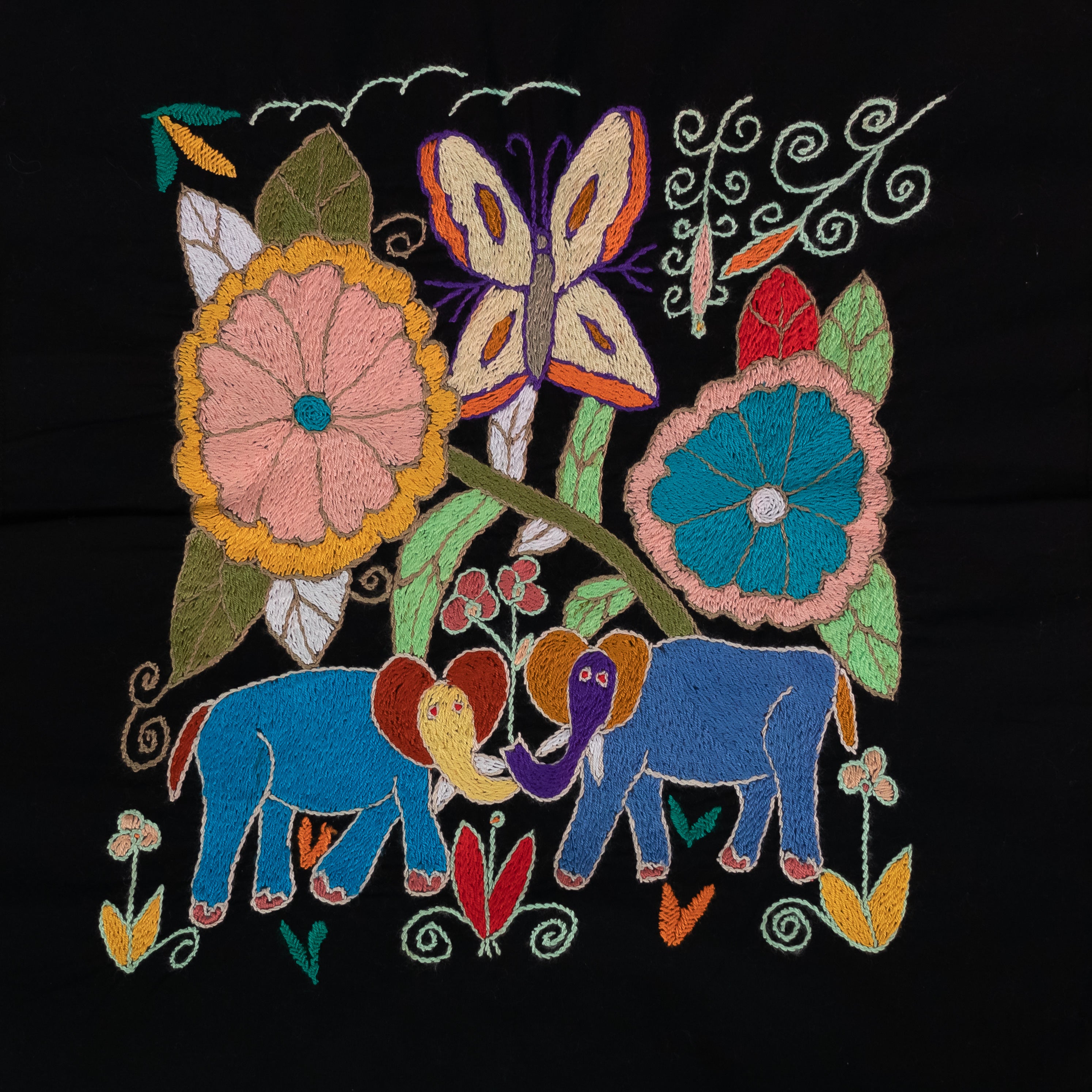 ME - Mapula Embroidered Block - 19*19 - 8062