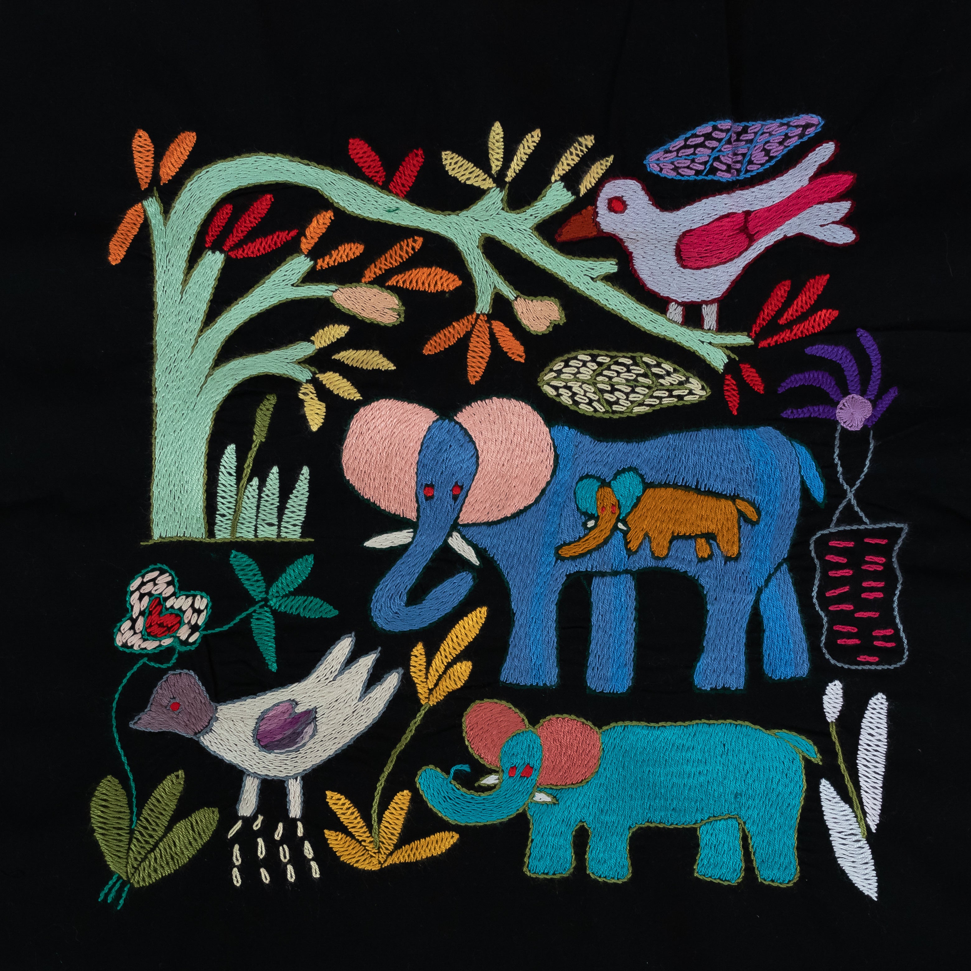ME - Mapula Embroidered Block - 19*19 - 8068