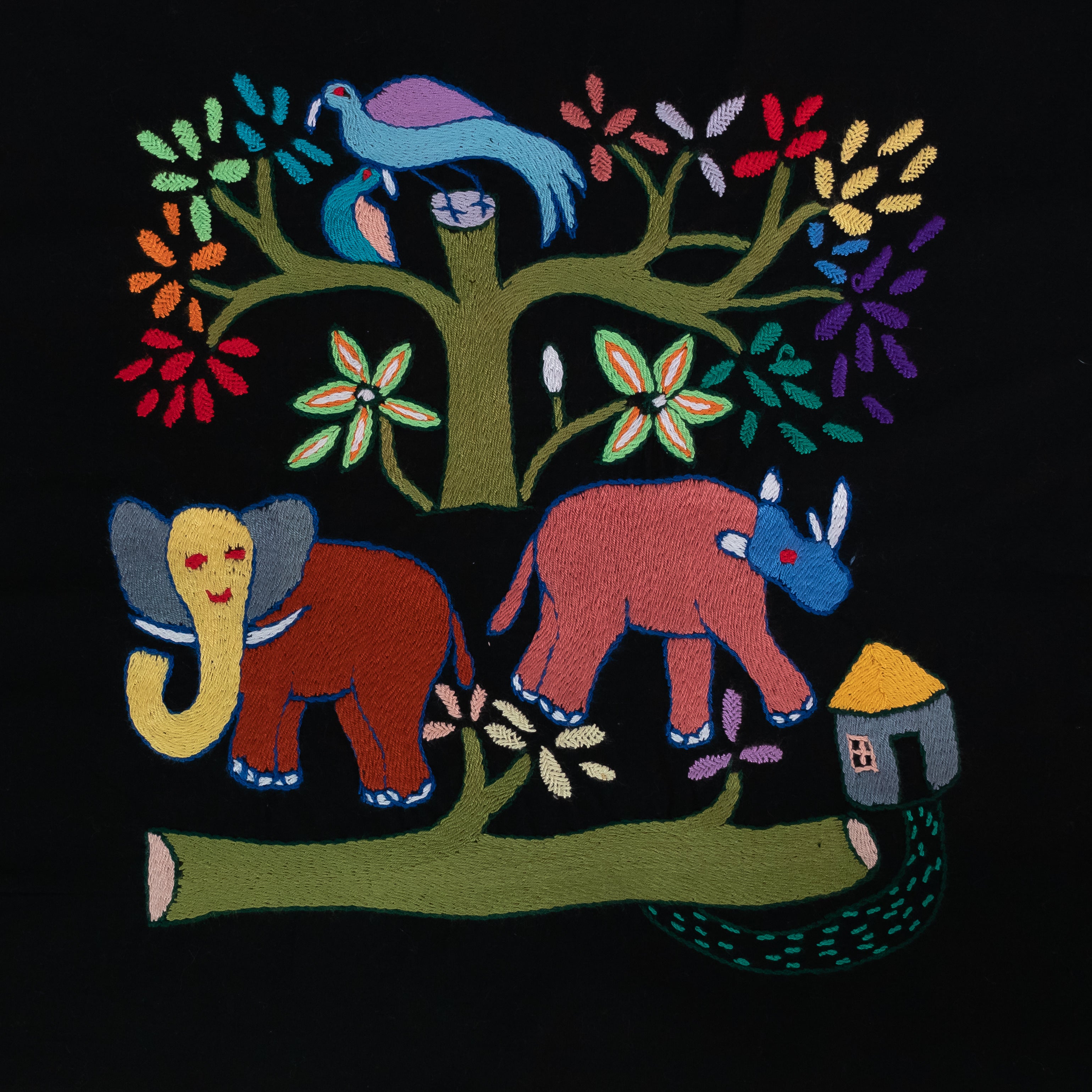 ME - Mapula Embroidered Block - 19*19 - 8078