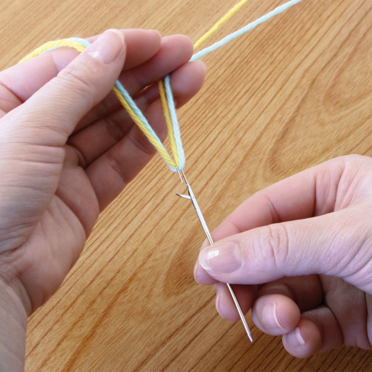 CLV - Darning Needle with Latch Hook Eye