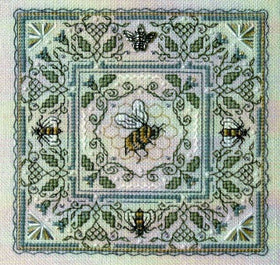 BEECOT - Queen In The Middle