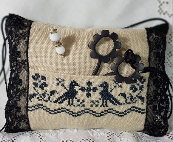 GPA - Black Elegance Pincushion and Scissors Case