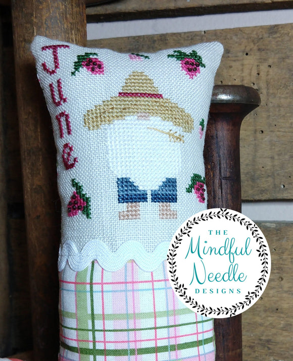 TMN - MN-018 - A Gnomey Year - 06 - June