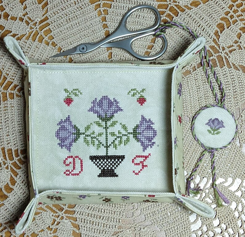 TMN - Floral Tray & Scissor Fob