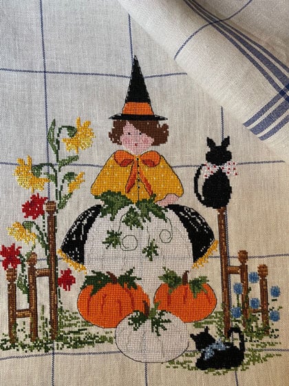 LLVL - Una Notte di zucche e gattini neri