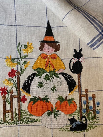 LLVL - Una Notte di zucche e gattini neri