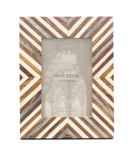 MBFT - Banka Mundi 4x6 Brown White Picture Frame - Carved Bone Wood